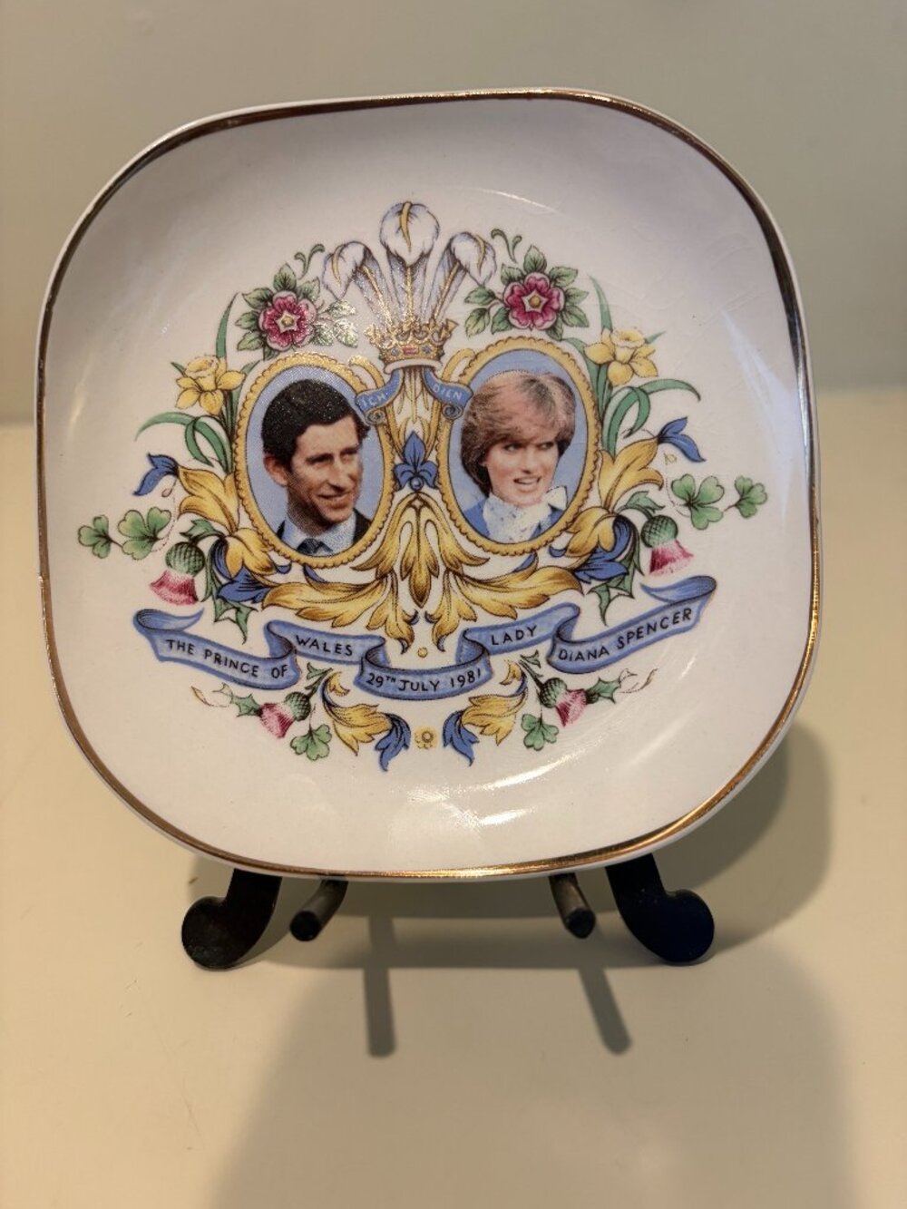 ROYAL STAFFORDSHIRE CHARLES & DIANA ROYAL WEDDING COMMEMORATIVE TRINKET DISH
